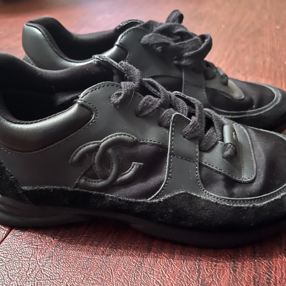 CHANEL WOMEN'S BLACK SNEAKERS SZ 38- G33726 - Picture 1 of 9